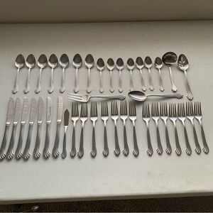 Stanley Roberts Rogers Co Korea Stainless DAWN 40 Pieces Service For 7 + Serving